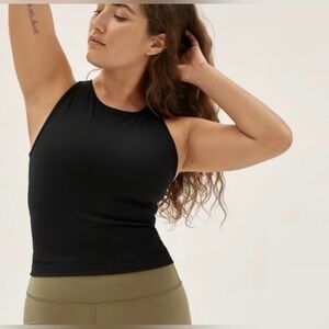 Everlane The Perform Tank Top in black M